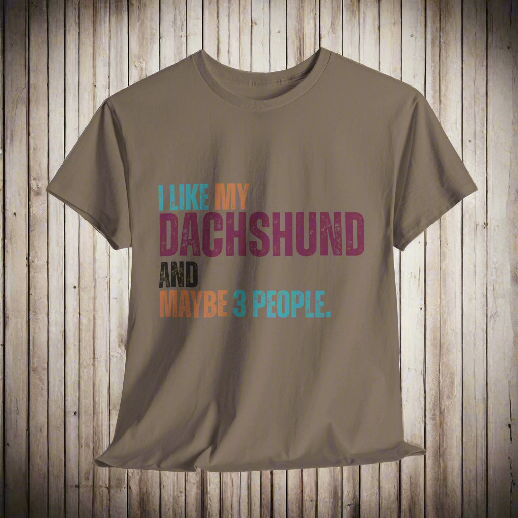 Dachshund shirt with text graphic in brown savana